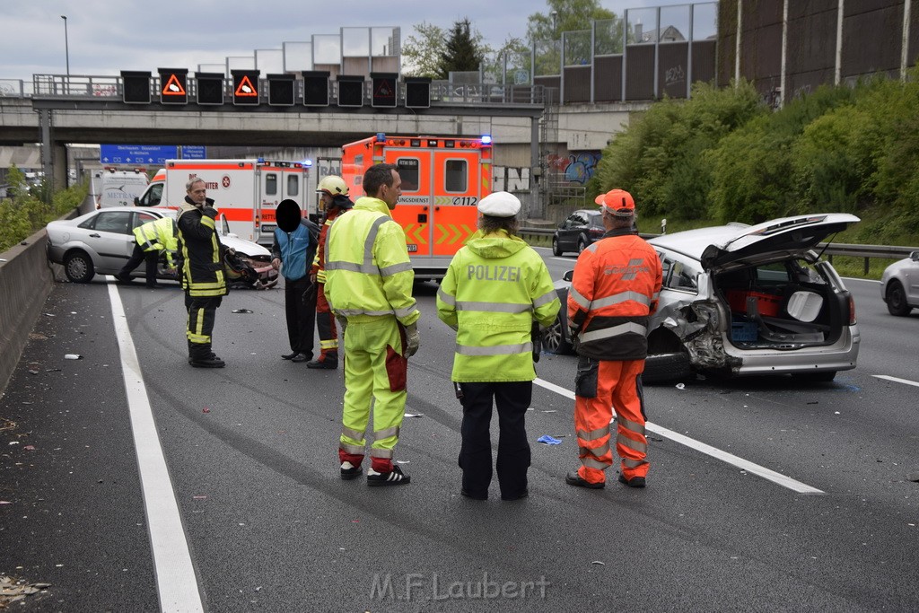 VU Auffahrunfall A 3 Rich Oberhausen kurz vor AS Koeln Dellbrueck P133.JPG - Miklos Laubert